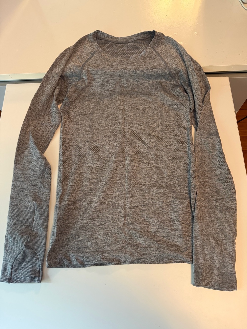 Lululemon Long Sleeve Hip Length Swiftly Tech